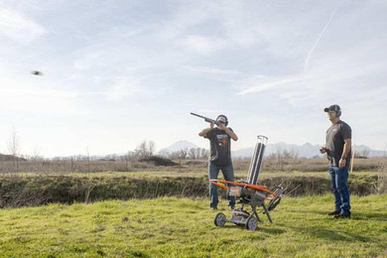 Wheelybird 3.0 Trap launching clay for target shooter